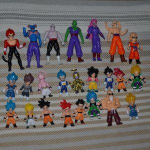 24 Dragonball figures